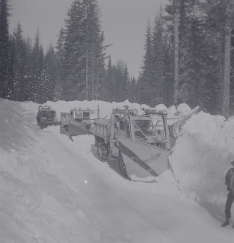 Clearing the Pass, probably the 1950s, photograph 10 of 13
