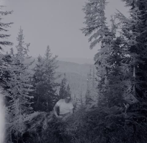 Found 120, Envelope 6, probably the late 1950s, photograph 20 of 29
