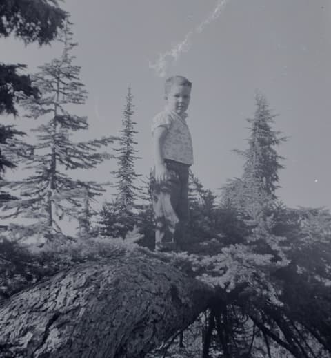 Found 120, Envelope 6, probably the late 1950s, photograph 26 of 29