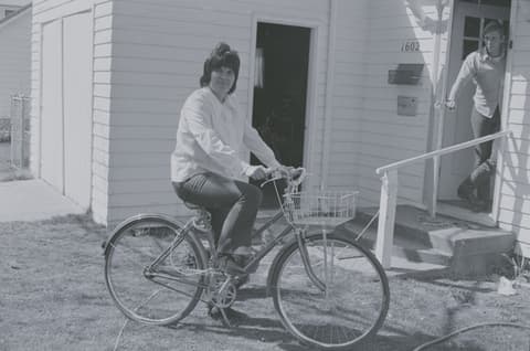 Friends & Kitties, May 1971, photograph 4 of 21